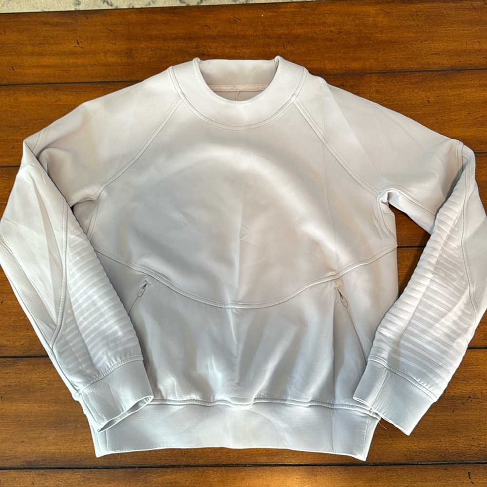 Lulu Size 6 Spacer Sweatshirt - Excellent Condition - Worn Once

Light Purple